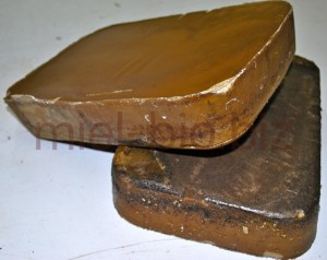 Pains de 4Kg cire d'abeilles